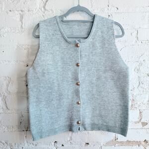 Women’s Light Gray Button Front Sweater Vest XL Gold Crest Buttons Soft Knit